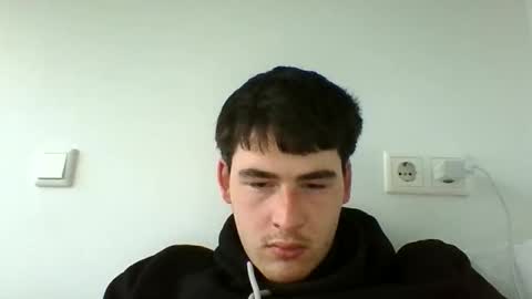 hernuskriel online show from April 13, 5:35 pm