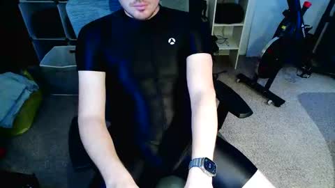 Snapshot of higher_lycra chatting on October 23, 3:26 pm higher_lycra online show from October 23, 3:26 pm