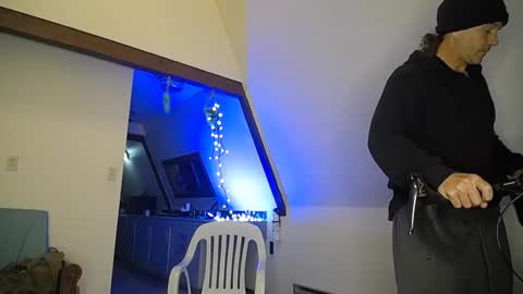 Hippie Jijm online show from March 11, 4:32 am