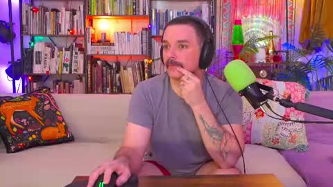 HipsterTrash Clark one half of Task Manager online show from June 30, 9:32 am