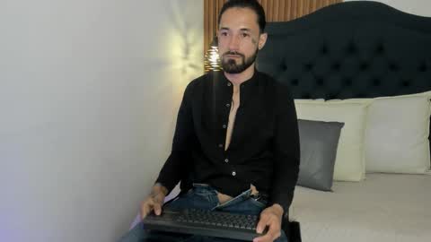 Hisoka online show from February 5, 8:05 pm