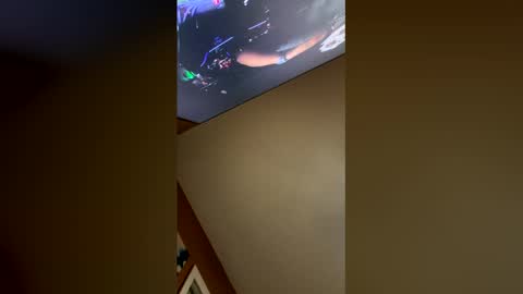 hoeskii online show from February 5, 4:30 am