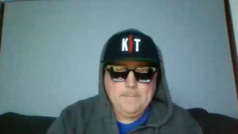 holden_minutz online show from June 10, 8:05 am
