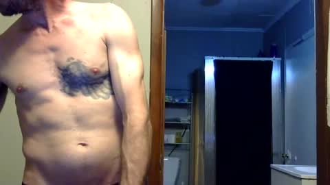 hoodedcricket online show from April 18, 2:46 am