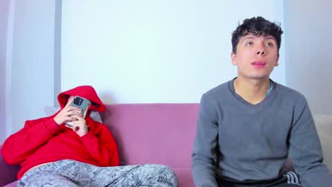 hoot_booys_ online show from April 8, 9:12 pm