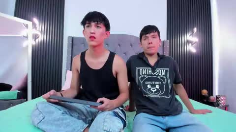 Snapshot of hoot_booys_ chatting on October 18, 7:52 pm hoot_booys_ online show from October 18, 7:52 pm