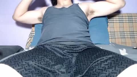 Snapshot of hoottshark chatting on December 4, 12:08 am Adam online show from December 4, 12:08 am