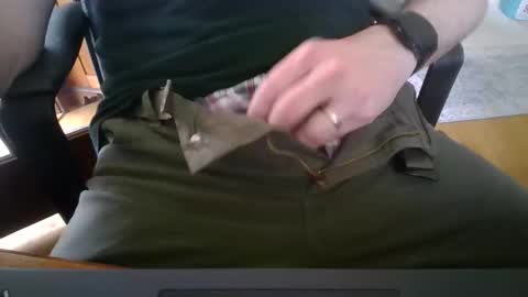 hornyhubby1001 online show from April 7, 8:09 pm