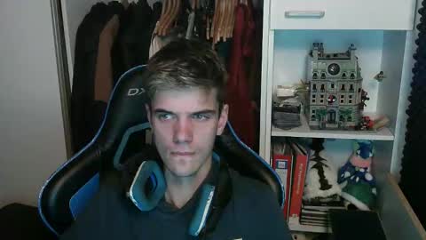 Joey online show from November 18, 6:44 pm