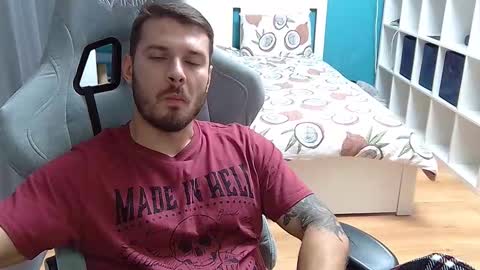 hot_cap_77 online show from October 31, 6:22 pm