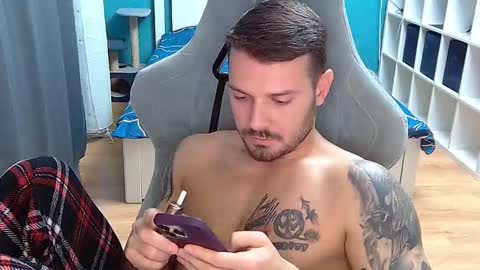 hot_cap_77 online show from October 25, 7:15 pm