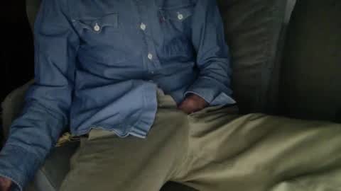 Snapshot of hotfrenchdadd chatting on January 11, 10:51 am hotfrenchdadd online show from January 11, 10:51 am