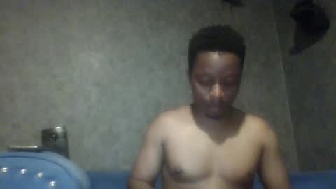 hotguyy001 online show from February 16, 4:32 pm