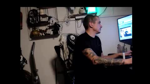 Snapshot of hotkinkytat chatting on December 9, 2:24 am hotkinkytat online show from December 9, 2:24 am