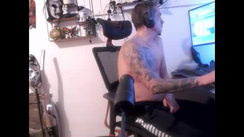 Snapshot of hotkinkytat chatting on February 18, 11:44 am hotkinkytat online show from February 18, 11:44 am