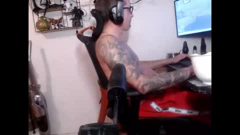 Snapshot of hotkinkytat chatting on February 24, 1:35 am hotkinkytat online show from February 24, 1:35 am