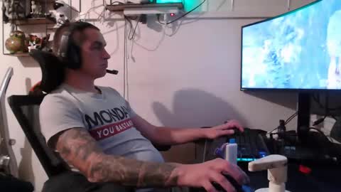 Snapshot of hotkinkytat chatting on December 5, 7:40 pm hotkinkytat online show from December 5, 7:40 pm