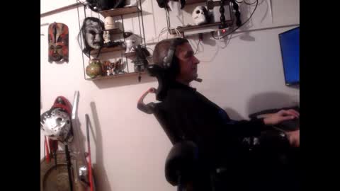 Snapshot of hotkinkytat chatting on February 6, 12:33 am hotkinkytat online show from February 6, 12:33 am