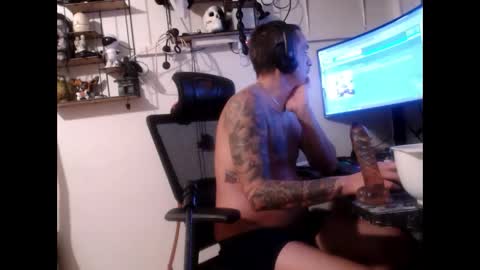 Snapshot of hotkinkytat chatting on March 1, 12:28 am hotkinkytat online show from March 1, 12:28 am