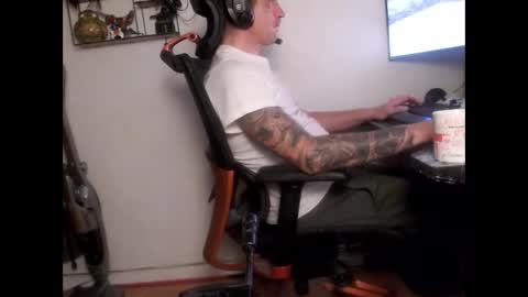 Snapshot of hotkinkytat chatting on March 2, 6:35 pm hotkinkytat online show from March 2, 6:35 pm