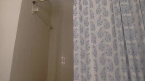 hotsexyclassyhippies online show from October 5, 7:07 pm