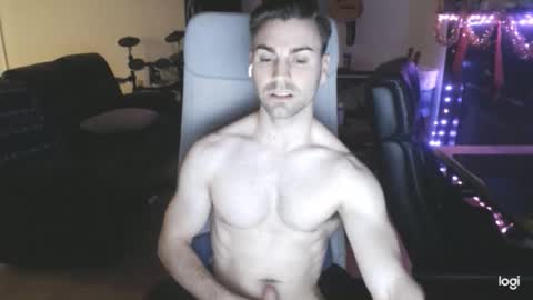 hotstud4uu online show from January 18, 12:45 am