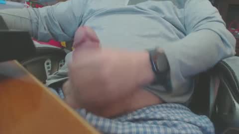 Snapshot of howardtheduc chatting on February 24, 3:42 pm Howard817 online show from February 24, 3:42 pm