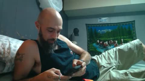 huckthefinn online show from April 1, 6:26 am