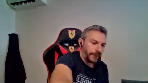 Snapshot of huge__cumshot chatting on September 24, 1:31 pm huge__cumshot online show from September 24, 1:31 pm