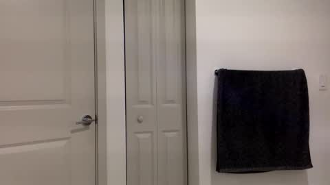 Snapshot of hugeblast chatting on October 17, 2:59 am HugeBlast online show from October 17, 2:59 am