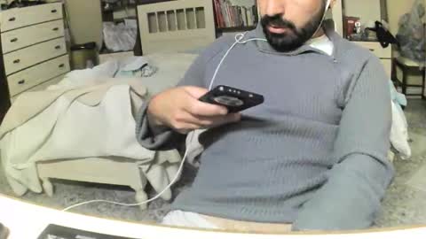 hugeveiny online show from April 16, 3:56 pm