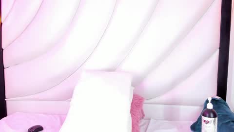 Snapshot of hugo_cooper chatting on February 18, 4:37 am HUGO online show from February 18, 4:37 am