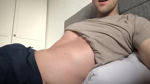 hukssss online show from March 7, 4:49 pm