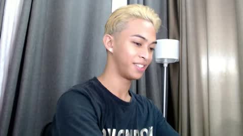 hunk_edward online show from June 18, 11:26 am