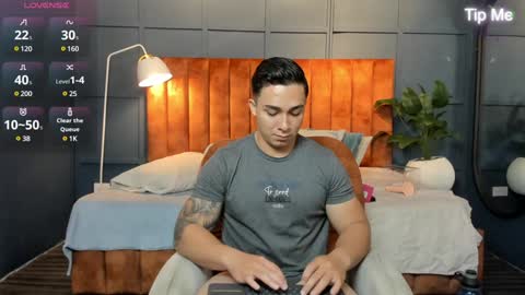 hunk_ryan online show from January 31, 1:34 pm