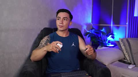 hunk_ryan online show from October 25, 12:07 pm