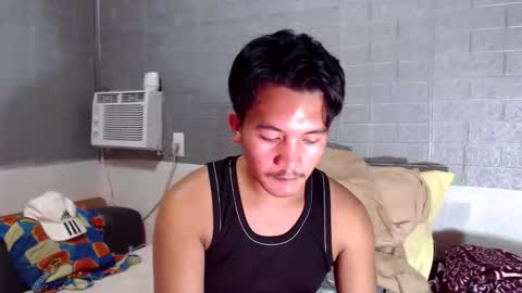 hunkylloyd online show from April 7, 5:07 am