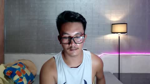 hunkylloyd online show from April 29, 3:22 am