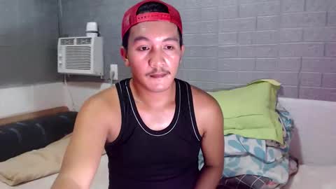 hunkylloyd online show from April 8, 6:02 am