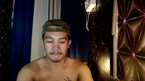 hunkylloyd online show from December 15, 2:59 pm