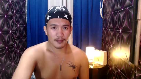 hunkylloyd online show from December 13, 5:05 am