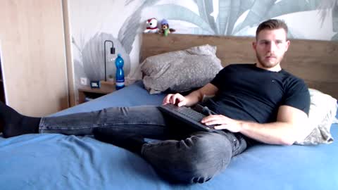 Hunter Bridges online show from January 17, 12:31 pm