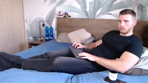 Hunter Bridges online show from January 28, 2:53 pm