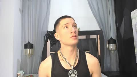 hunterheat_ online show from March 25, 12:42 pm