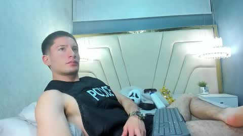 hunterheat_ online show from September 21, 1:11 pm