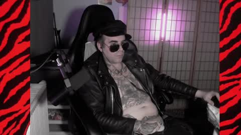 Snapshot of hypnosexray chatting on January 9, 4:49 pm Mistress online show from January 9, 4:49 pm