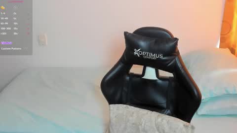 Dylan  independent model  online show from January 19, 4:08 pm