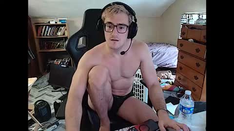 iamtommyparker online show from December 4, 3:19 pm