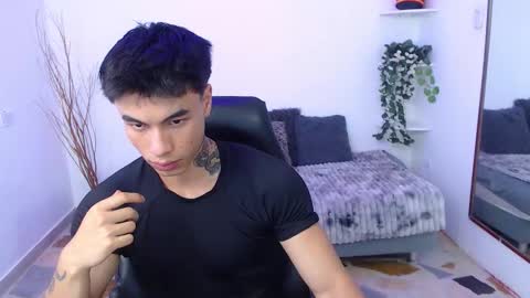 Ian  online show from February 3, 12:10 pm