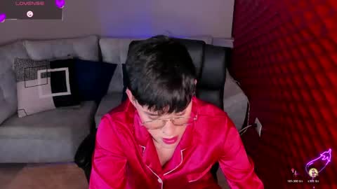 Ian  online show from May 27, 3:47 am